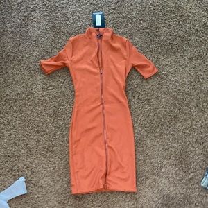 RUST ZIP FRONT RIB SHORT SLEEVE BODY CON//SIZE 2